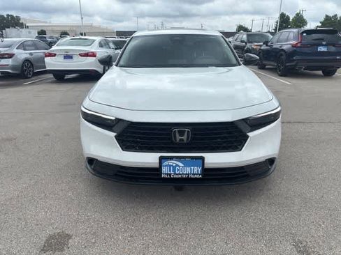 Used 2025 Honda Accord SE image 8
