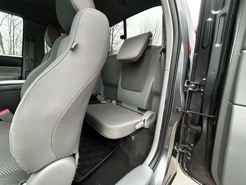 Used 2014 Toyota Tacoma Pickup 4D 6 ft image 28