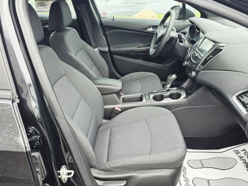 Used 2018 Chevrolet Cruze LT w/ Redline Edition FWD image 15
