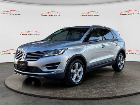 Used 2018 Lincoln MKC Premiere image 1