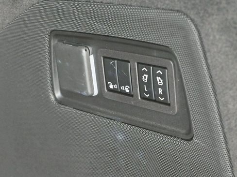 Used 2023 Cadillac Escalade V image 11