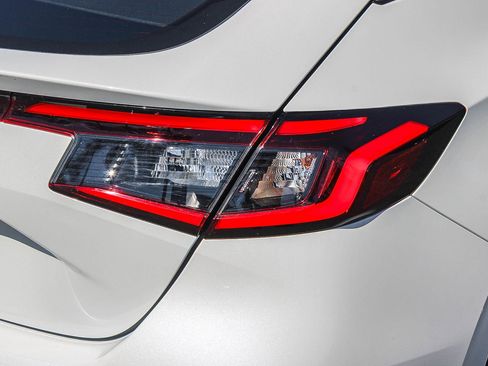 Used 2024 Honda Civic EX-L image 10