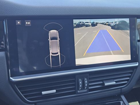 Certified 2020 Porsche Cayenne image 18