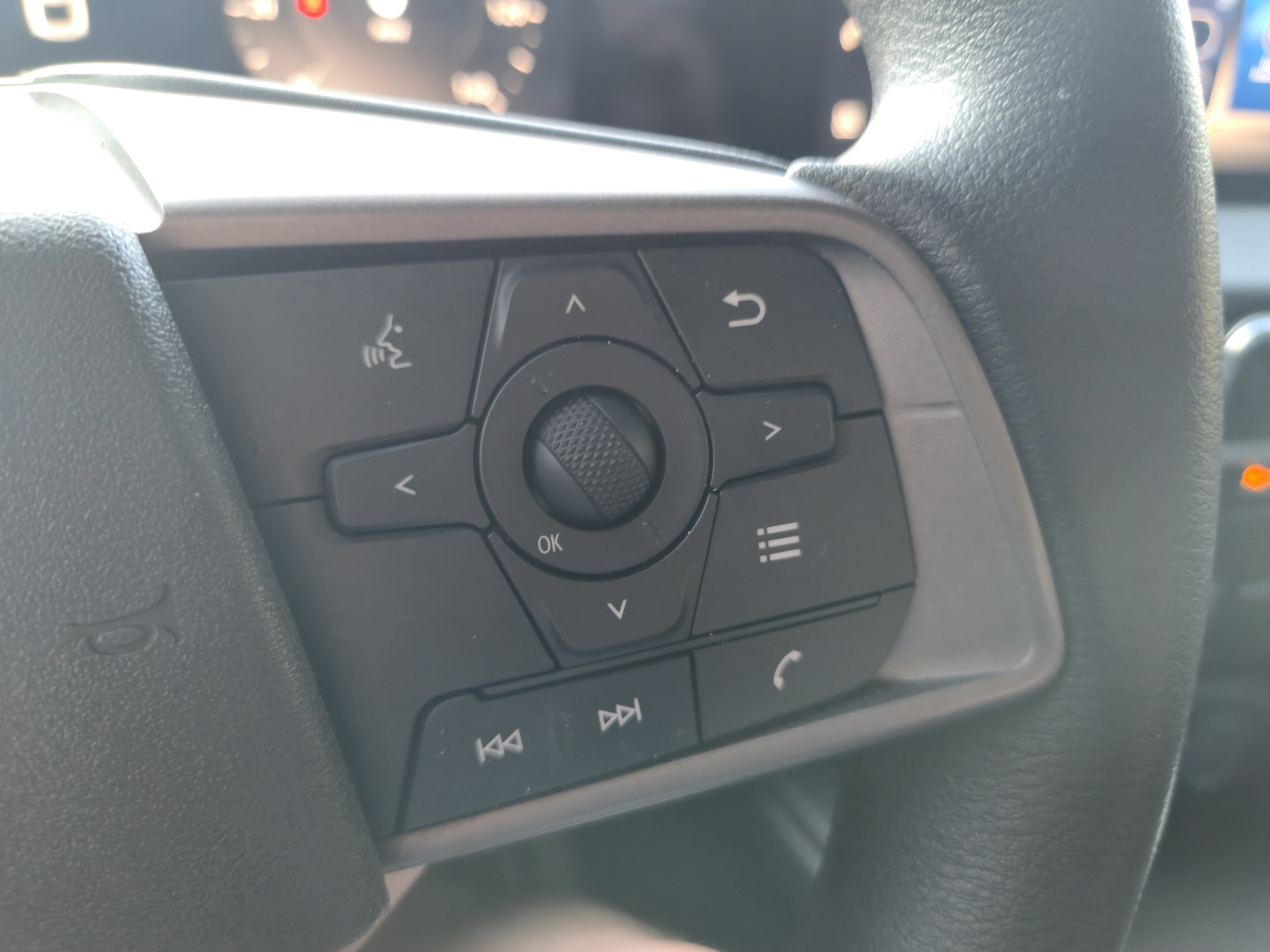 Used 2026 Nissan Sentra SV w/ Floor Mat Package FWD image 16