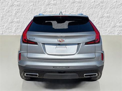 Used 2024 Cadillac XT4 Premium Luxury image 4