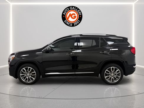 Used 2022 GMC Terrain Denali w/ Denali Premium Package AWD/4WD image 6