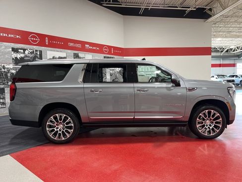 New 2026 GMC Yukon XL Denali w/ Sun & Power Step Package AWD/4WD image 2