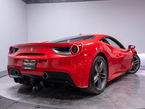 Used 2018 Ferrari 488 GTB RWD image 62
