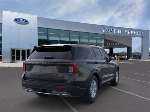 New 2025 Ford Explorer Active w/ Active Comfort Package image 8