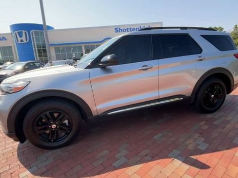 Used 2023 Ford Explorer XLT RWD image 6