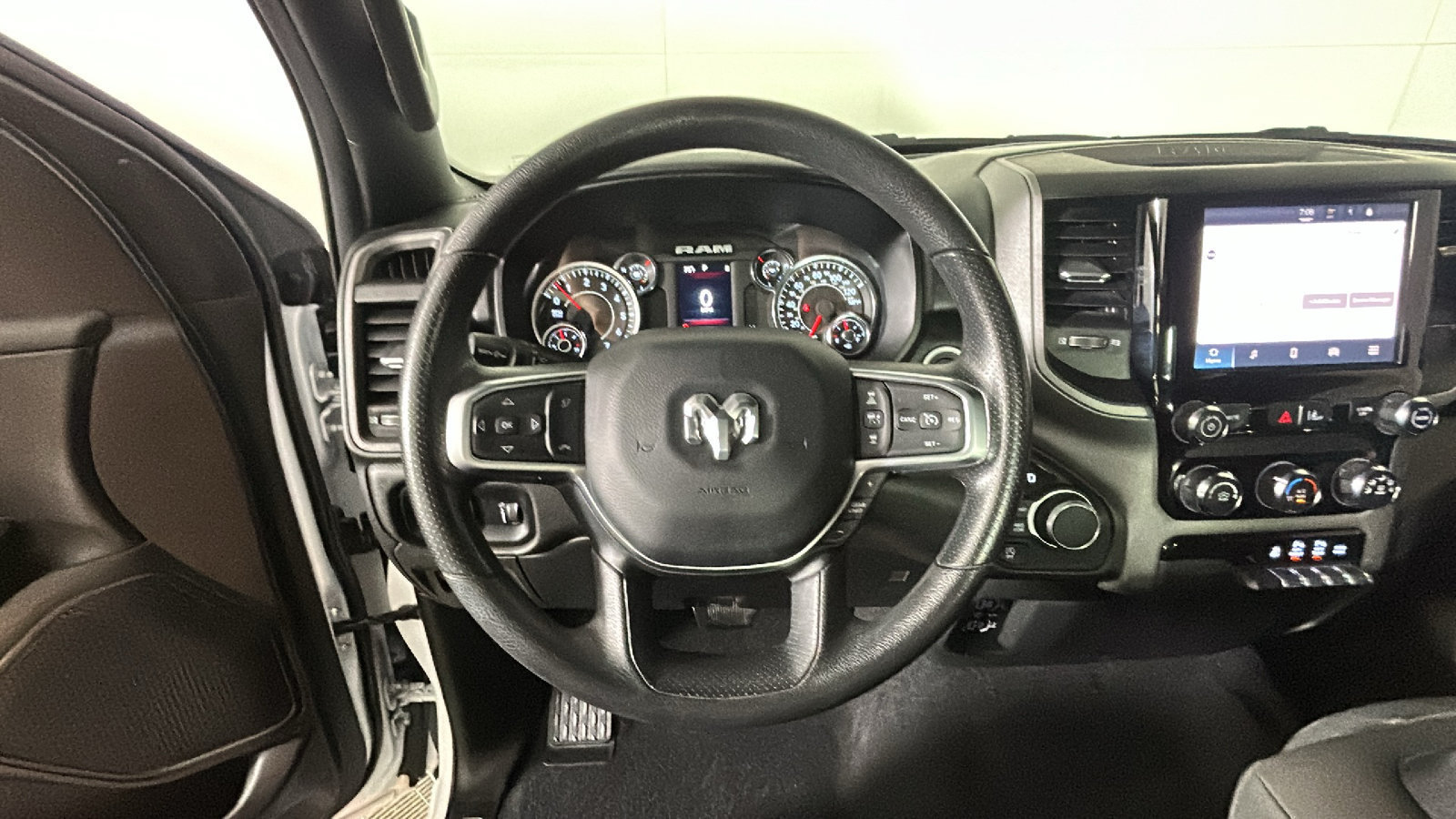 Used 2025 RAM 1500 Tradesman w/ Night Edition AWD/4WD image 18
