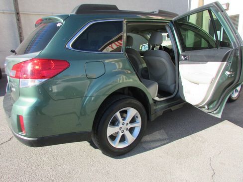 Used 2014 Subaru Outback 2.5i AWD/4WD image 17