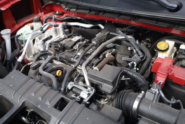 Used 2025 Nissan Kicks SR FWD image 11