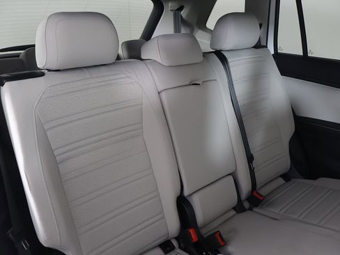 Used 2023 Volkswagen Tiguan S image 31