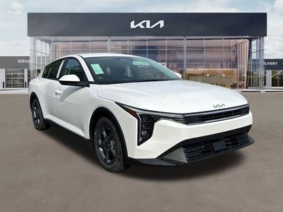 New 2025 Kia K4 LXS