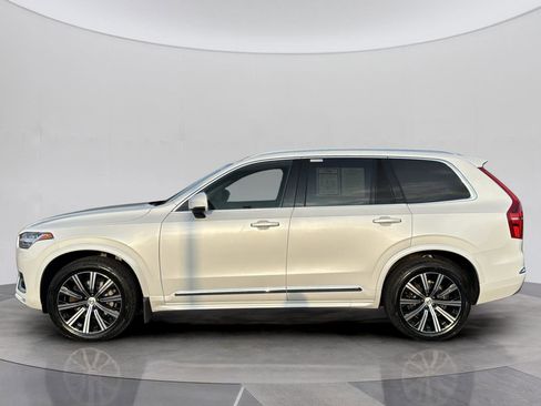 Used 2022 Volvo XC90 T6 Inscription w/ Climate Package image 2