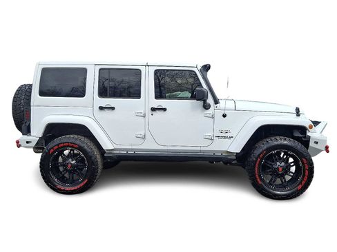 Used 2017 Jeep Wrangler Unlimited Sahara w/ Dual Top Group image 7
