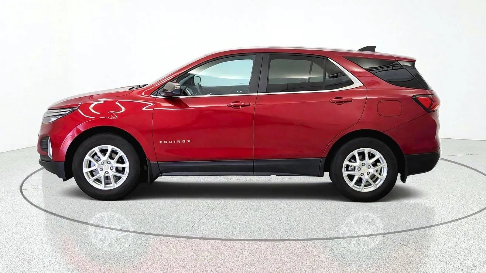 Used 2024 Chevrolet Equinox LT FWD image 5