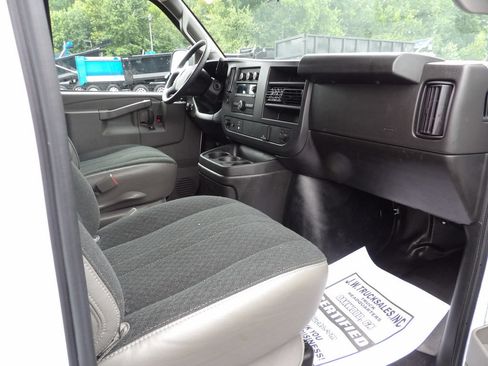 Used 2025 GMC Savana 2500 w/ Driver Convenience Package RWD image 34