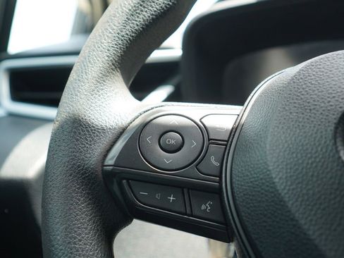 Used 2021 Toyota Corolla LE image 18