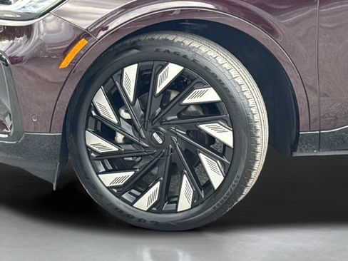 Used 2024 Lincoln Nautilus Reserve w/ Equipment Group 202A AWD/4WD image 47