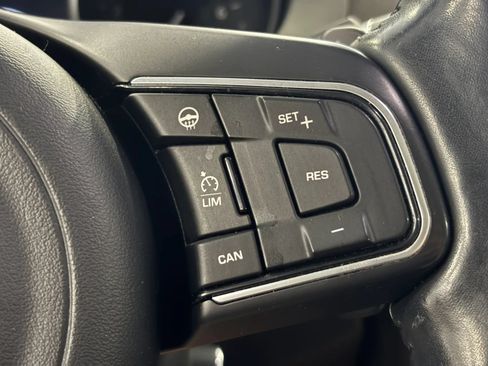 Used 2017 Jaguar F-PACE Prestige AWD/4WD image 32