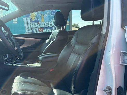 Used 2017 Nissan Murano Platinum w/ Platinum Technology Package FWD image 9