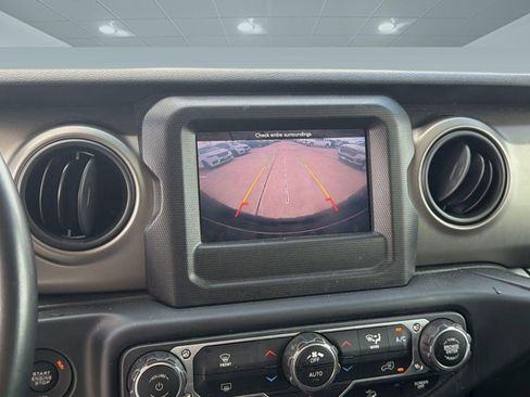 Used 2018 Jeep Wrangler Unlimited Sport S AWD/4WD image 23