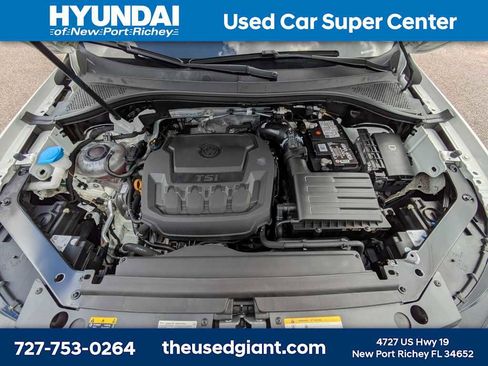 Used 2022 Volkswagen Tiguan SE w/ Panoramic Sunroof Package image 15