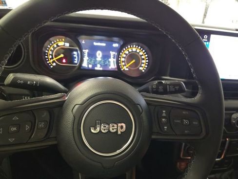 Used 2026 Jeep Wrangler Unlimited Rubicon image 18