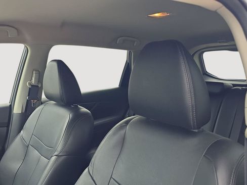 Used 2016 Nissan Rogue SL AWD/4WD image 4