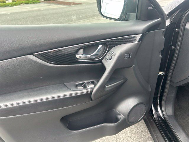 Used 2019 Nissan Rogue SL w/ Premium Package AWD/4WD image 17