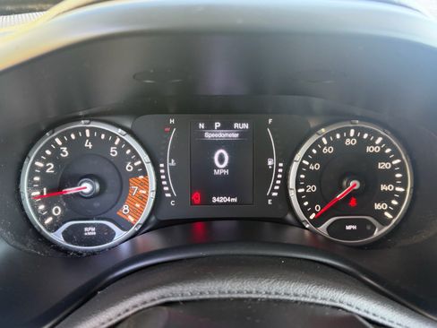 Used 2023 Jeep Renegade Latitude AWD/4WD image 32