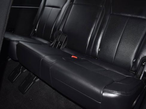 Used 2019 Ford Expedition XLT w/ Equipment Group 202A image 10