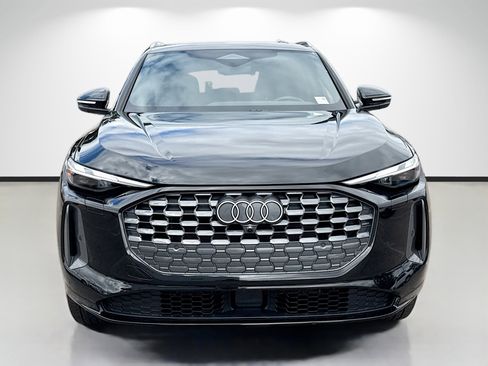 Certified 2025 Audi Q5 Premium w/ Convenience Package image 8