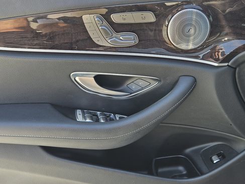 Used 2019 Mercedes-Benz E 300 image 18
