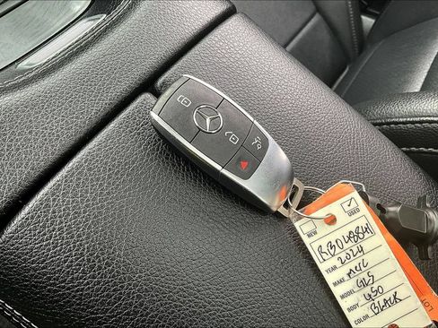 Used 2024 Mercedes-Benz GLS 450 4MATIC image 14
