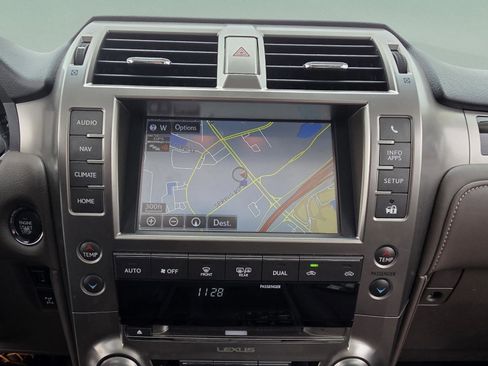 Used 2018 Lexus GX 460 image 17