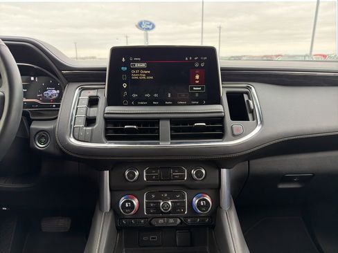 Used 2023 GMC Yukon SLT w/ SLT Premium Package image 15