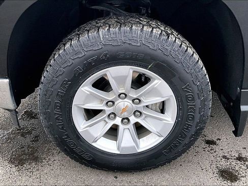 Used 2025 Chevrolet Silverado 1500 LT image 9