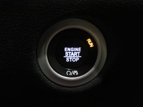 Used 2024 Chrysler Pacifica Pinnacle w/ Trailer Tow Group image 33