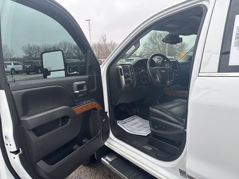 Used 2017 Chevrolet Silverado 2500 High Country w/ Duramax Plus Package image 31