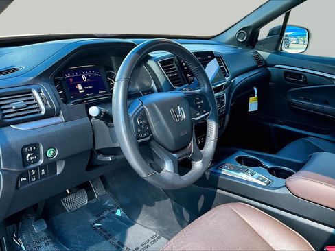 Used 2025 Honda Passport EX-L image 18