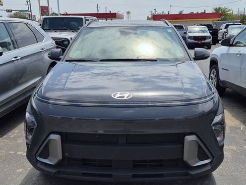 Used 2024 Hyundai Kona SEL AWD/4WD image 2