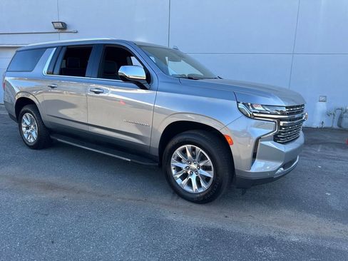 Used 2024 Chevrolet Suburban Premier image 7