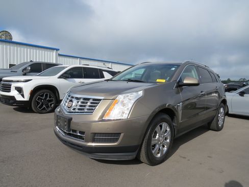 Used 2014 Cadillac SRX Luxury w/ Driver Awareness Package FWD image 4