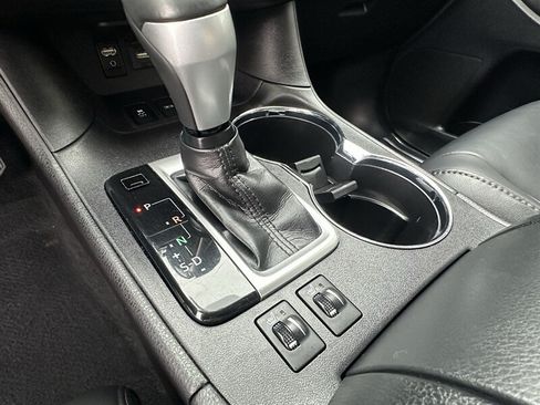 Used 2019 Toyota Highlander XLE AWD/4WD image 44