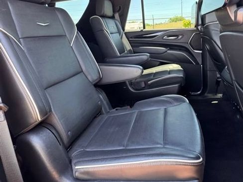Used 2023 Cadillac Escalade Sport AWD/4WD image 15