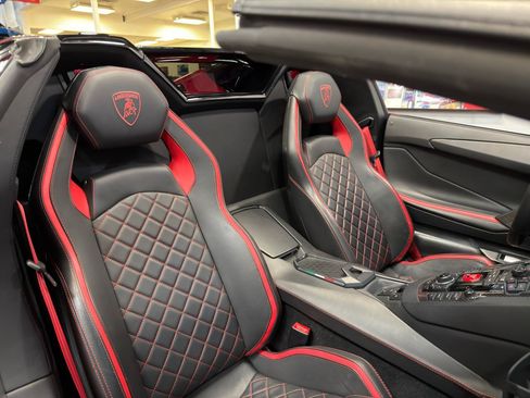 Used 2019 Lamborghini Aventador S AWD/4WD image 21
