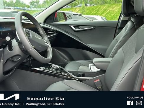 Certified 2023 Kia Niro Wind w/ Wind Preserve Package FWD image 10